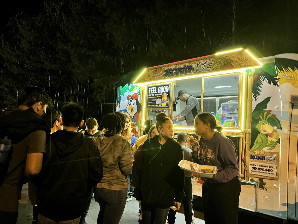 h_johnson4's tweet photo. Stanback’s Family Fallfest - celebrating student work, family games, and food trucks! @ALSBulldogs https://t.co/vEqOzuPuky