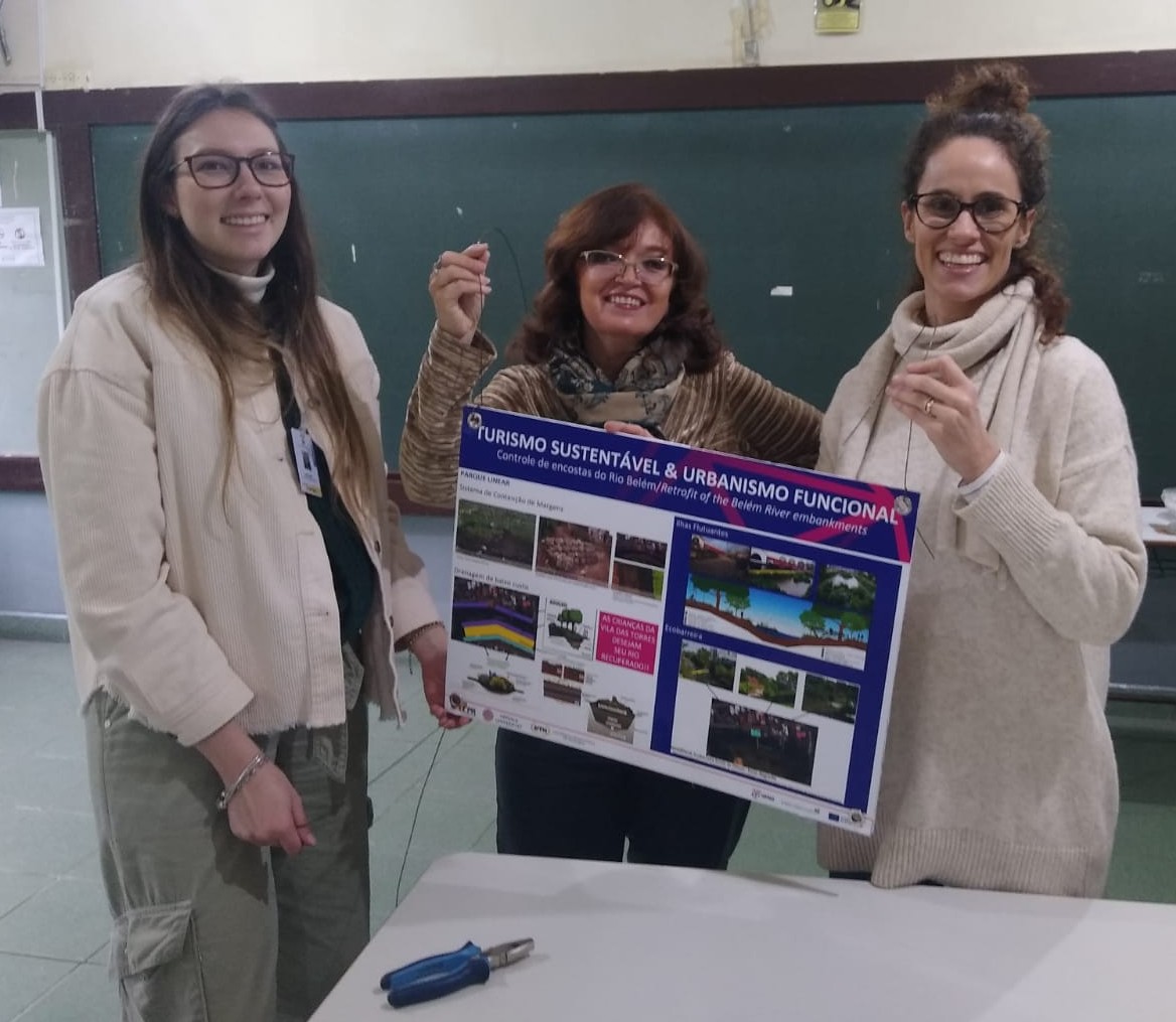 PPeraltaAgudelo's tweet photo. In past September, results of our Vamos Virtual Exchange SUSTAINABLE CITIES &amp;COMMUNITIES were printed in 32 colourful boards that made an exhibition for the Vila das Torres Community give feedback. It is still with them.  #VAMOSESD #VAMOSPROJECT #ErasmusPlus https://t.co/ys4JZs8Zqz