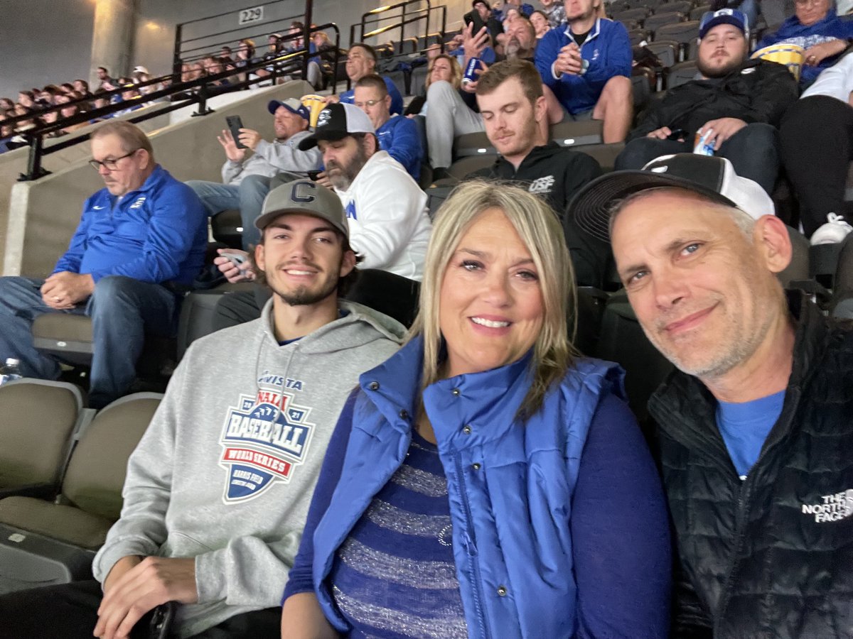 tweetbj's tweet photo. Let’s go Jays!! No empty nesting tonight. #gojays https://t.co/E9GaMzLjo9