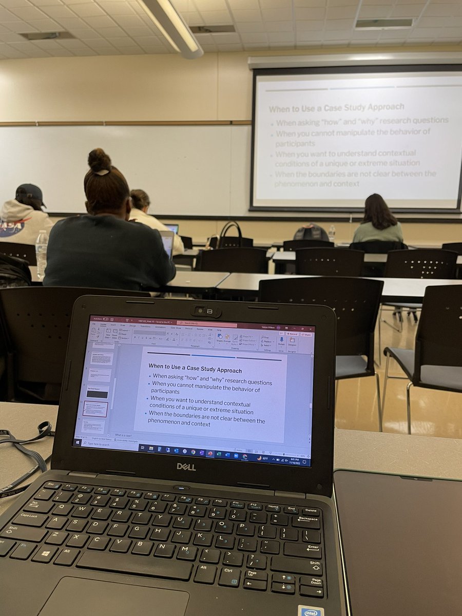NASPAGAPtweets's tweet photo. Great time in class discussing research methods we might use for our final semester projects a.k.a capstone #MSUHIED #NASPAGAP22 #AskAGAP #SAgrad #SAchat #CSAM22 https://t.co/RW2aaXqenq