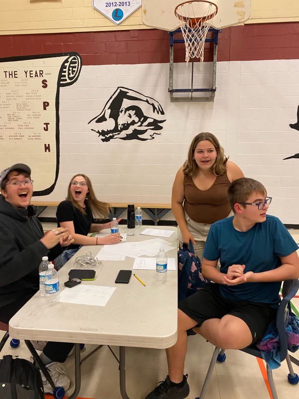 HolySpiritHS's tweet photo. Congratulations to our two teams that competed in the Junior High Math League this week. Holy Spirit placed third. Great work!! 👏👏 https://t.co/HG7FuDogFc