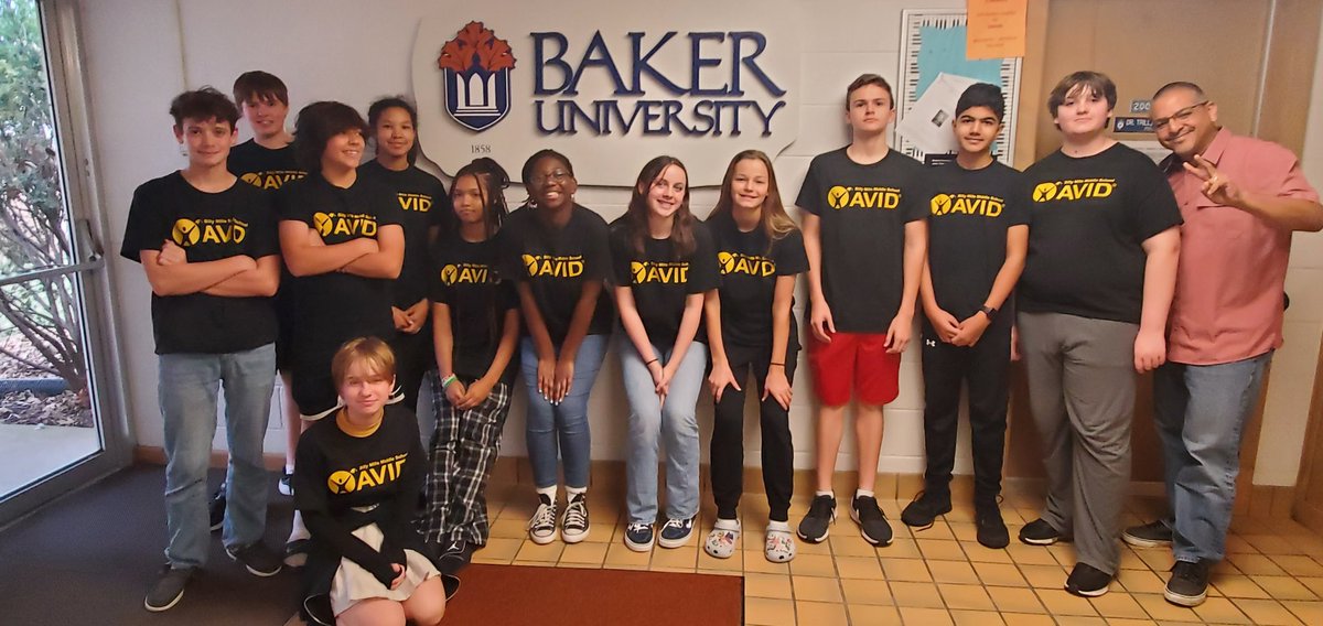 drtaylorbmms's tweet photo. And now the 8th Grade @AVID4College scholars from @BMMSCougars are on their first college visit! @BakerUniversity #bakerbuilt @usd497 #allstudentsoneteam https://t.co/NaRm4UGbbV
