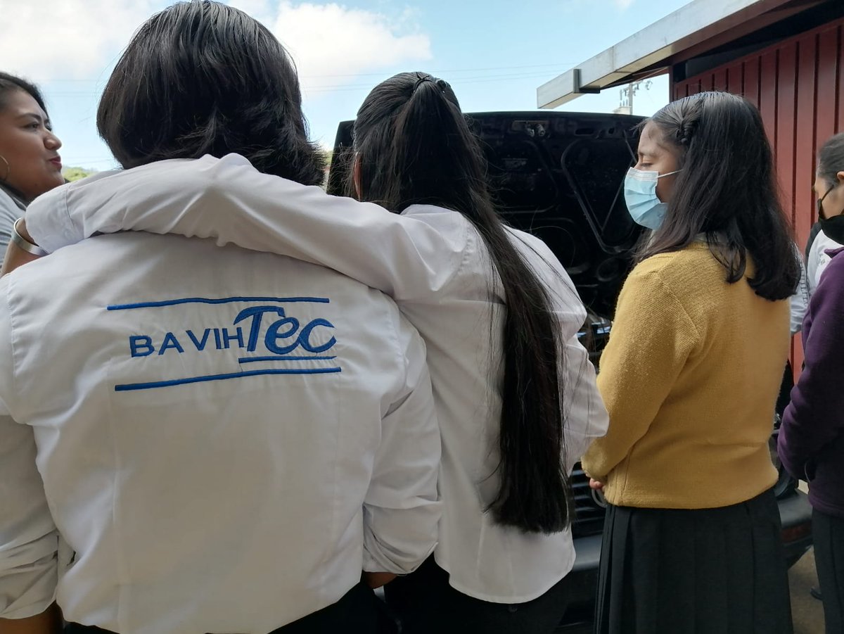 PNUD_Mexico's tweet photo. Asistieron alrededor de 15 aprendientes del bachillerato BAVIHTEC, representantes del #IMMX y del @PNUD_Mexico , dispuestas a aprender, realizar las prácticas, exponer sus dudas e intercambiar risas. https://t.co/UArS5topaU