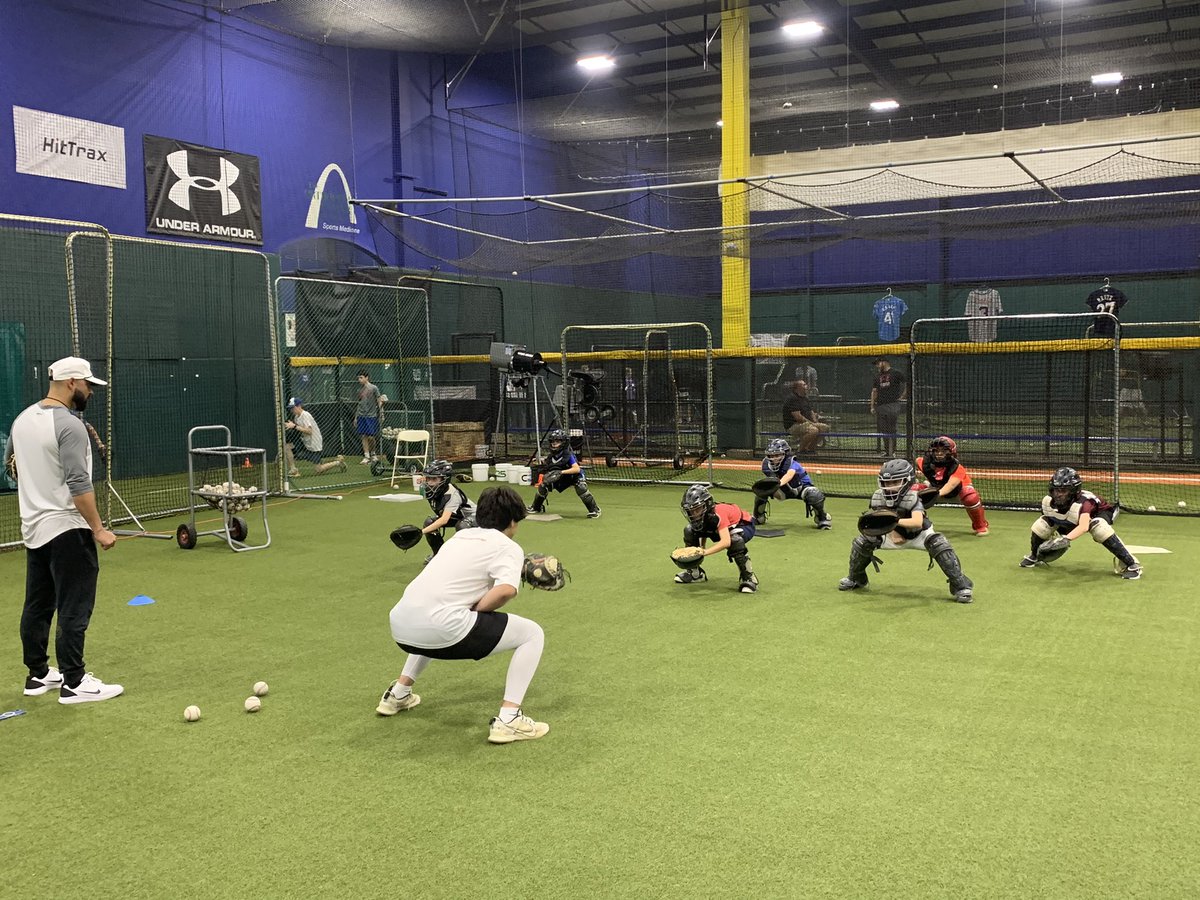 mach1baseball's tweet image. Mach 1 Catchers getting their work in tonight!!

Attention to detail is a MUST, especially for catchers involved in every play

#mach1baseball #mach1catching #elitedevelopment