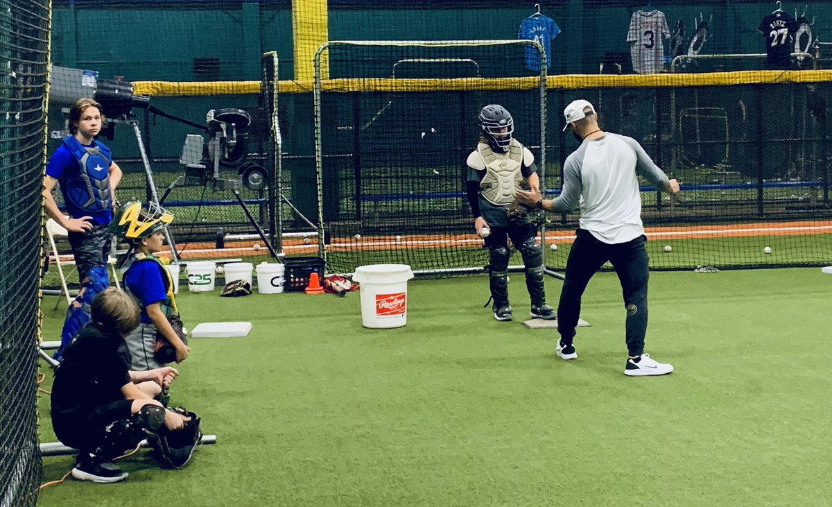 mach1baseball's tweet image. Mach 1 Catchers getting their work in tonight!!

Attention to detail is a MUST, especially for catchers involved in every play

#mach1baseball #mach1catching #elitedevelopment