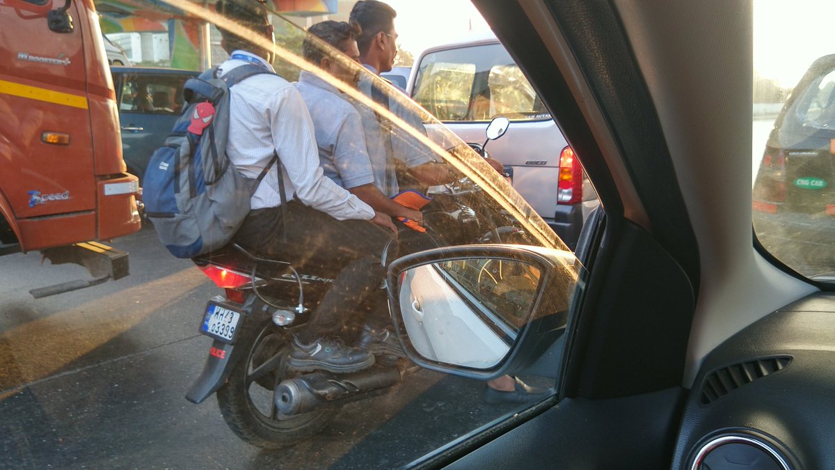 mumbaimatterz's tweet photo. Did You Know that ...

In #Mumbai.. Three People can Ride on a Bike without a Helmet if you have a POLICE sticker on the BIKE...

@MTPHereToHelp

Loc: BKC junction.

📸@NV_neel

https://t.co/4nBzhDGxTc
