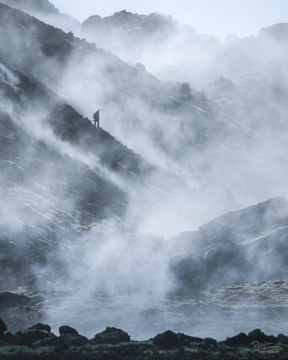 lmkndrs's tweet photo. @VisualsbySauter My mate @thijsvrmr on the slopes of Mount Doom #mood https://t.co/VfClWuP1J9