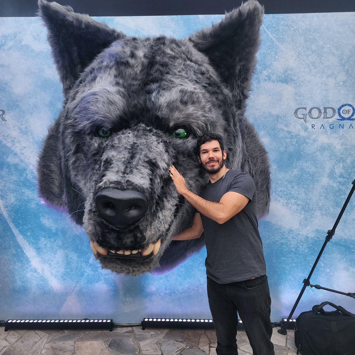 MaxMRM_Gameplay's tweet photo. Ontem estive no evento de lançamento de God of War Ragnarok a convite da @PlayStation_BR (a qual eu agradeço). O evento foi sensacional! E hj, ao chegar em casa, fui recebido com a EDIÇÃO DE COLECIONADOR do game. Segue mais detalhes e o unboxing:
https://t.co/I3F2snNVTs https://t.co/2W0EKeNMkI