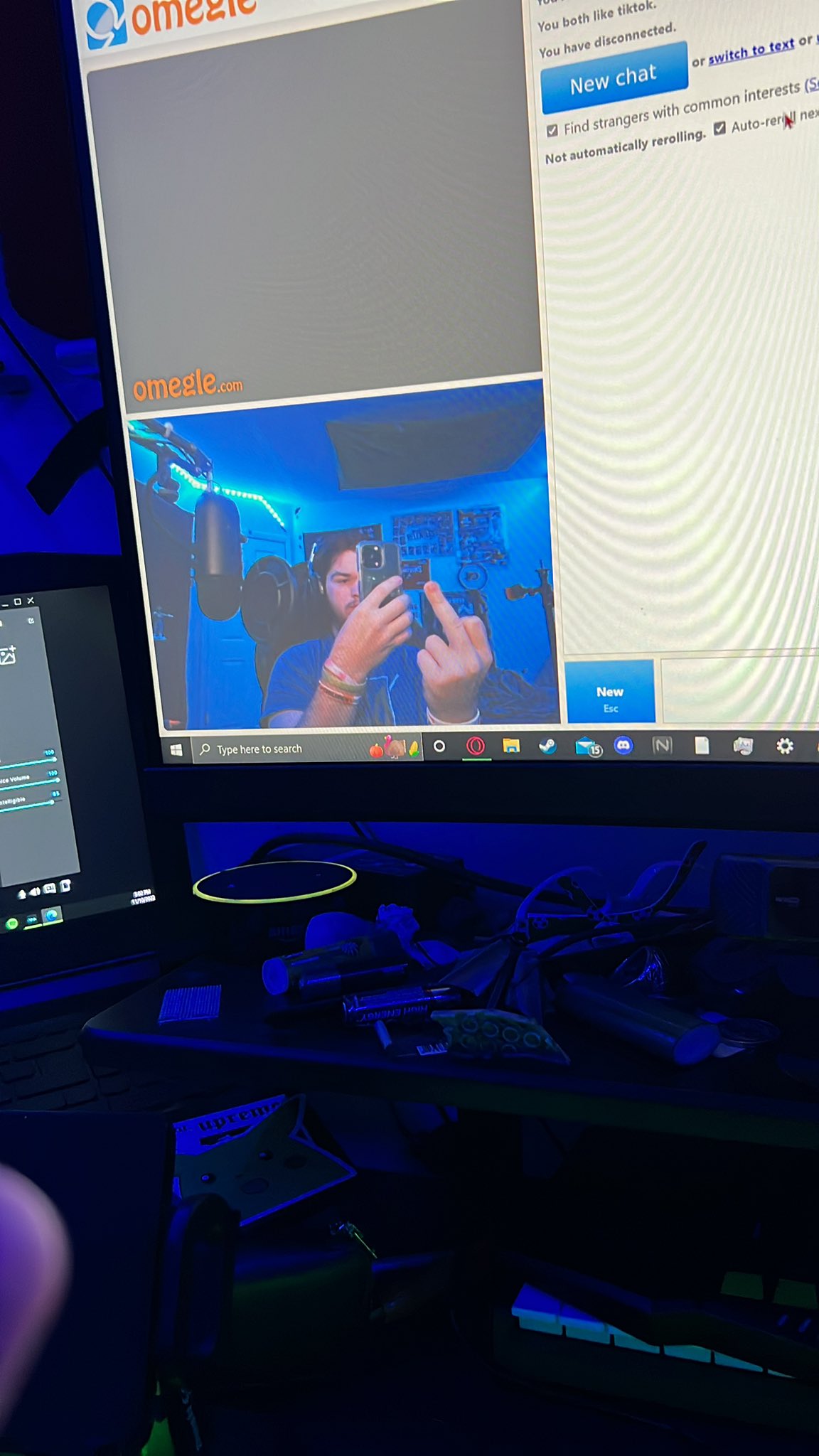 i cant believe i actually have to use microsoft edge🤢🤢🤢🤢 https://t.co/xWjiJiRlns