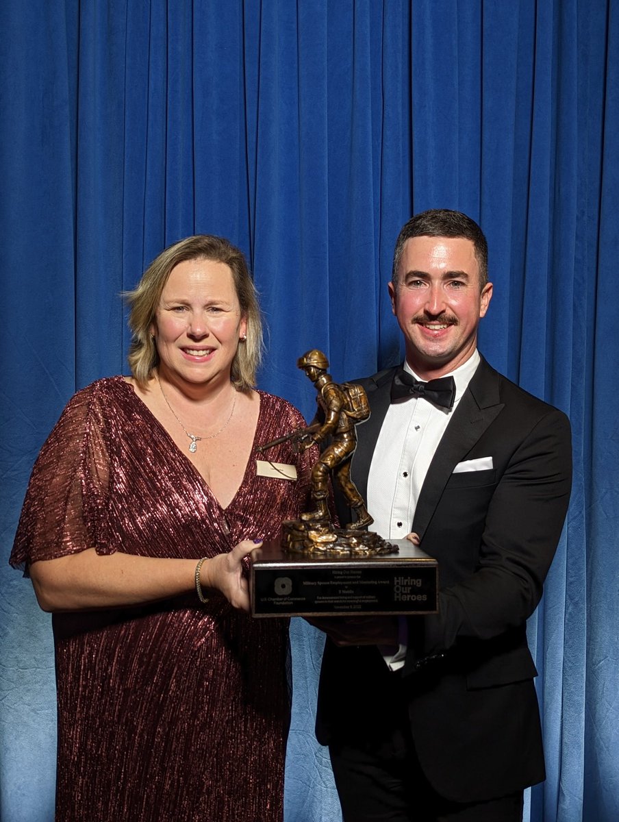 kobham's tweet image. An honor to receive @hiringourheroes&apos; Military Spouse Employment &amp;amp; Mentoring Award. S/o @laurashatsie for raising awareness &amp;amp; accepting on @TMobile&apos;s behalf. We&apos;re proud to work w/ the Military Spouse Initiative to provide flexibility &amp;amp; mental health tools for military families.