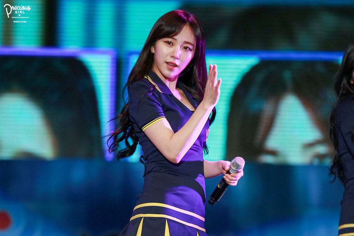 kwonminapicts's tweet photo. Obsessed with 151028 mina, u don't understand https://t.co/yRq5I9sqnQ