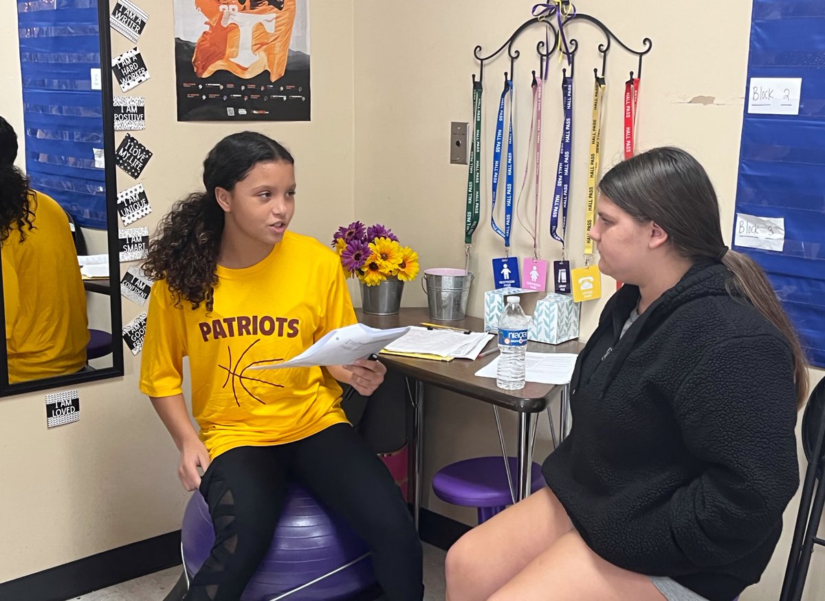 haleymoney's tweet photo. Team Gray students @LibertyBell_JCS did a great job analyzing real-life scenarios to generate ideas on how the government, corporations, and consumers can work together to create more sustainable food systems. #Reallifeconnections #Collabortion https://t.co/TgVNJt11Ty