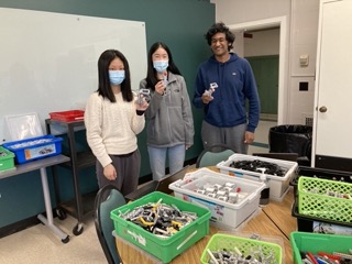 LexK5science's tweet photo. Thank you Bianca, Maggie, and Sri, members of 2 Bits and a Byte, the LPS Robotics Team, for building EV3s for us.  Our Gr 4 students are excited to begin their design challenges! @Lexington_Sci  @lexingtonsuper  @LexingtonHSMa @TomMartellone https://t.co/lYkSbbfCfw
