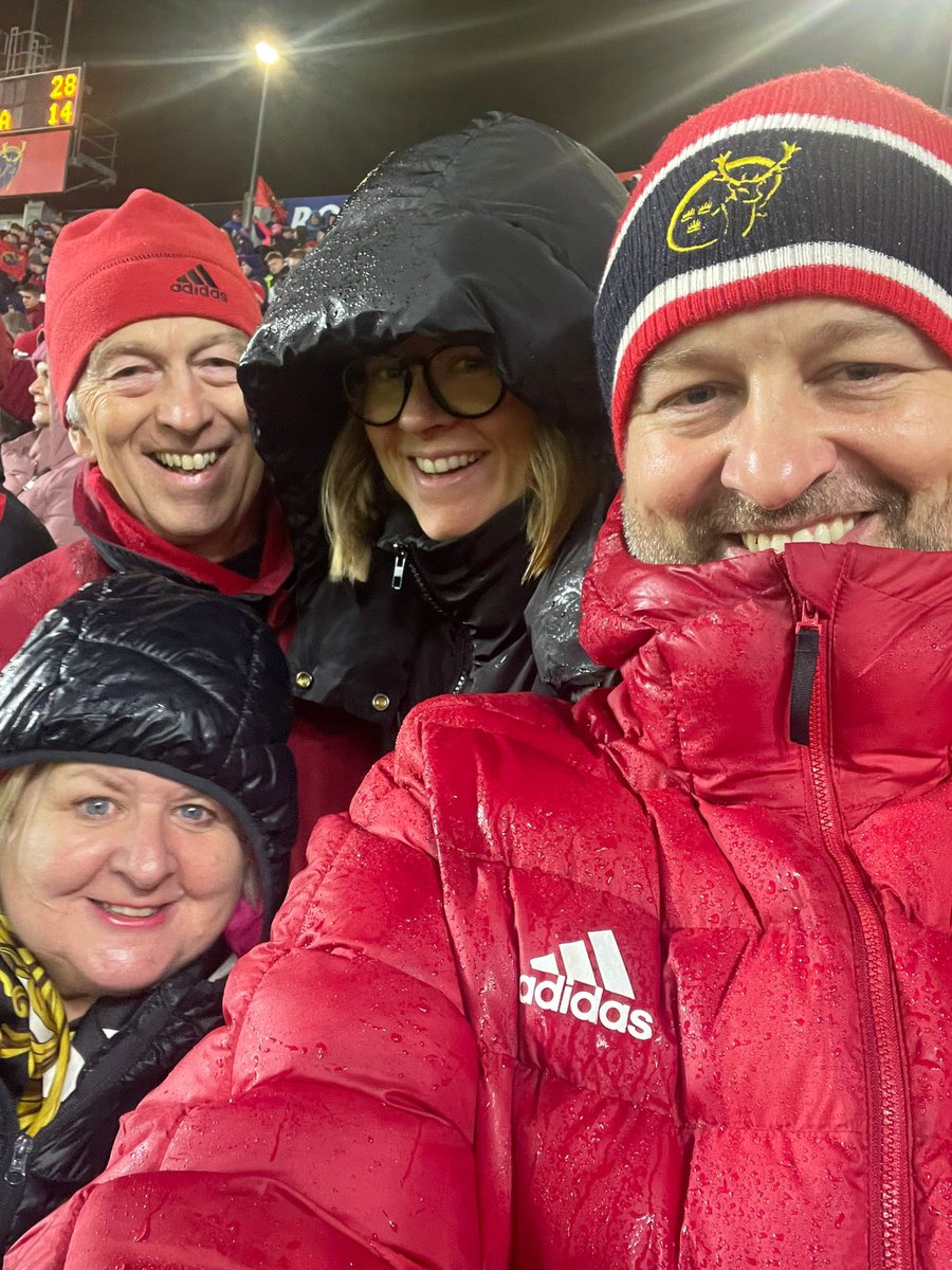 Happiness is cheering on @Munsterrugby led by @JackODonoghue8 Well done lads! #MUNvRSA #MunsterInThePáirc