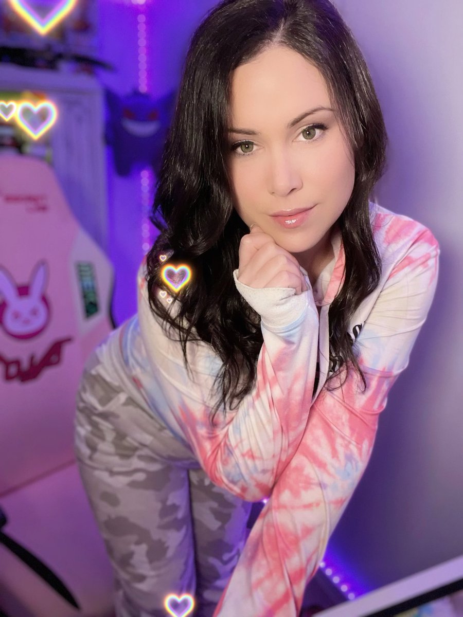 videogameshay's tweet image. Hi - just your friendly neighbourhood Pokéstreamer and Artist here to remind you to follow my socials ✨ All my links can be found here: linktr.ee/VideogameShay

I’m active on all platforms!