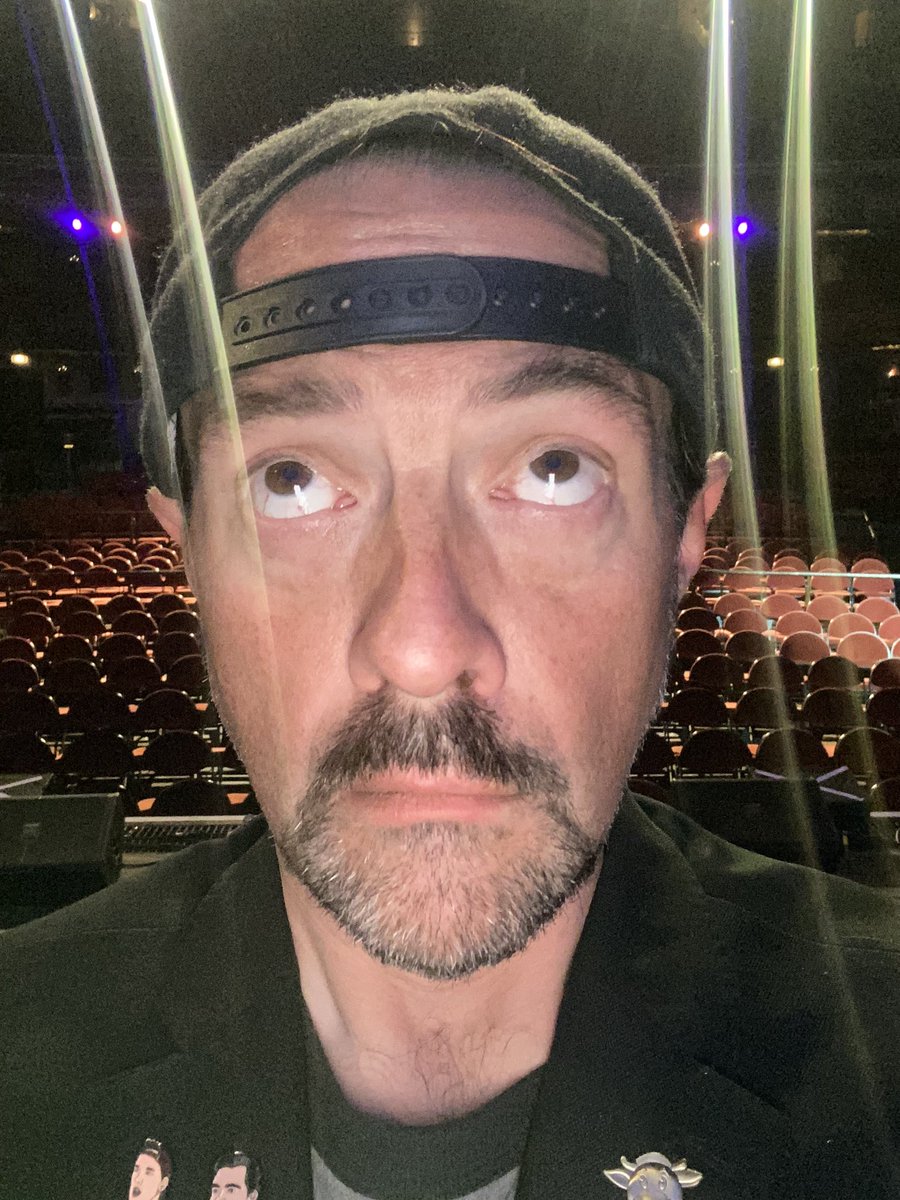 MISSOURI!
The <a href="/ClerksMovie/">Clerks</a> Convenience Tour makes a quick stop at the <a href="/themidland/">The Midland Theatre</a> Theater TONIGHT! 
1250 are already coming but there’s room for more! Get tickets at axs.com/events/444352/… Or tonight at the door!