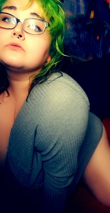 3 videos up on my manyvids page 😉 so excited to make more https://t.co/pYnnxzPNQP<a href="/tag/sellingcontent"class="tags"><span>#sellingcontent</span></a><a href="/tag/buyingcontent"class="tags"><span>#buyingcontent</span></a>