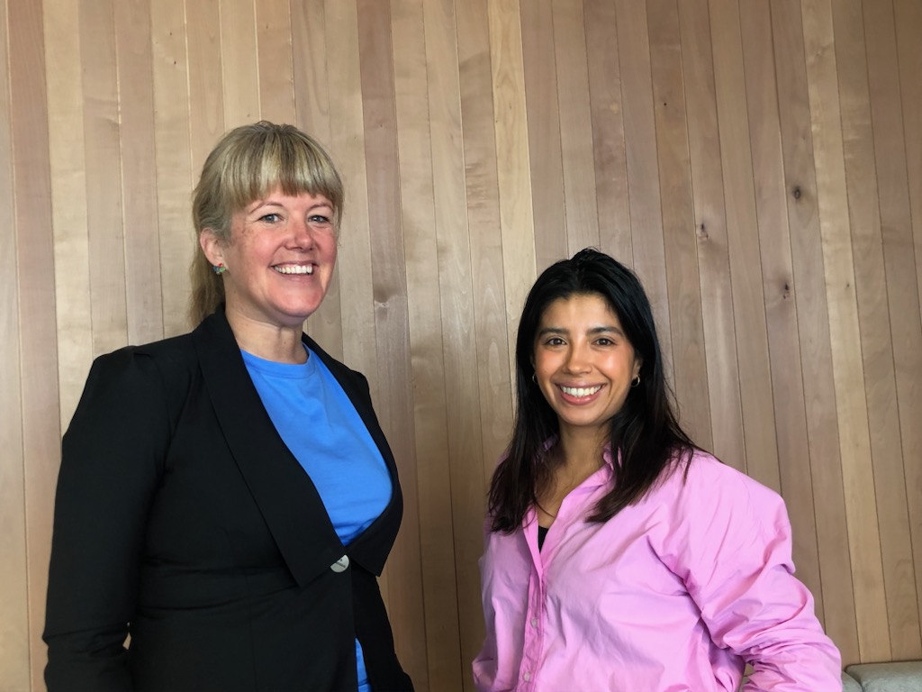 MFATinAuckland's tweet photo. Ambassador-designate to Colombia, Nicci Stilwell, caught up with our friends at the Colombian Consulate-General in Auckland this morning. The 🇳🇿-🇨🇴 relationship is fast growing, with strong links across education, climate change, trade and indigenous co-operation. #mahitahi https://t.co/Kefy49tz7J