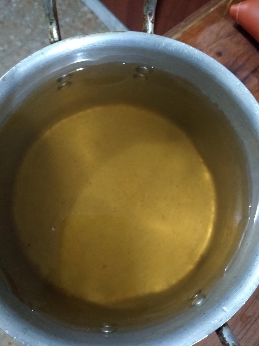 GI0TEL0's tweet photo. Que asco los servicios de agua @alcajica no piensan en lo perjudicial que es para la salud y la bajita presión que llega el agua. Esto se volvió una corrupción los buenos servicios para las constructoras.@ColombiaOscura @BluRadioCo @CABLENOTICIAS @WRadioColombia https://t.co/vW5wcUefJw