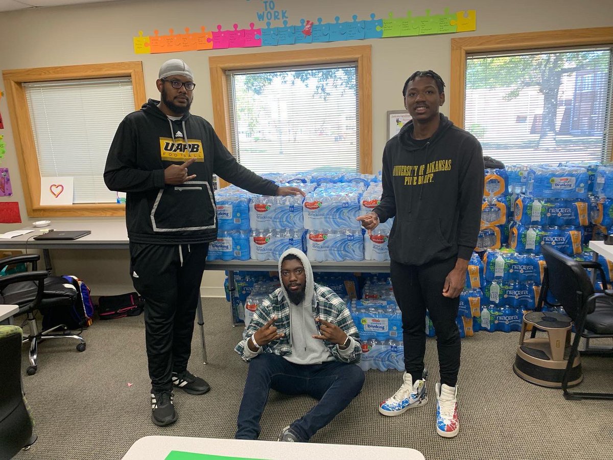 betatheta1947's tweet photo. Shoutout to Beta Theta brothers’ donations to the Eudora Water Drive as well as the UAPB NPHC working together to organize collectively for this cause.
•
•
•
#service #pbsservice #pbssocialaction #pbssocialaction1914 #sigma108 https://t.co/wEFeCs3B32