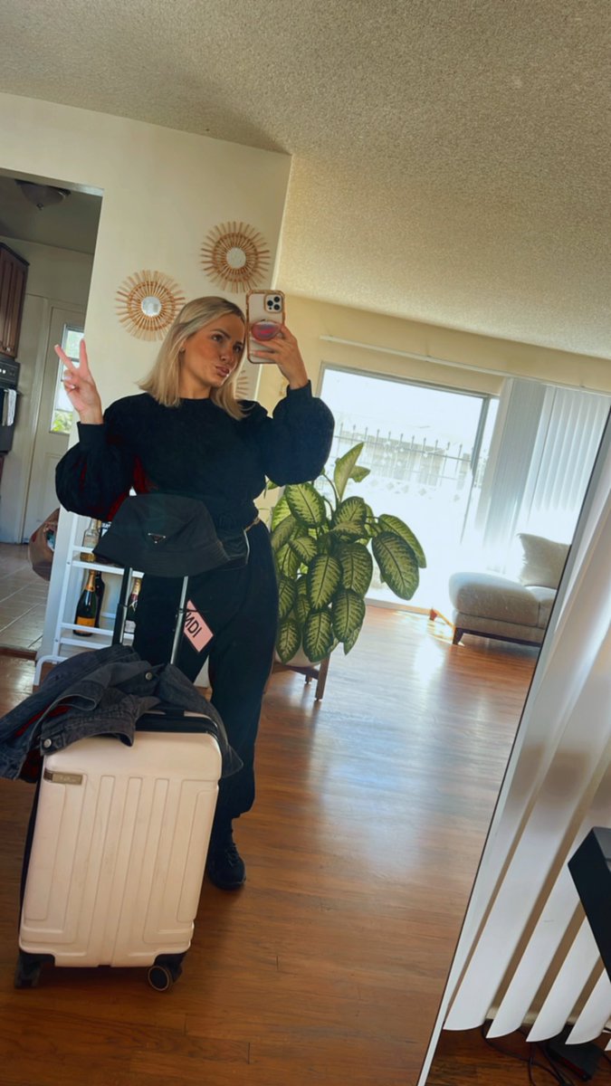 IndyKaz's tweet photo. #offto #vegasbaby first trip after the show ✨💕

#bb24 #love https://t.co/o62mnkBpoq
