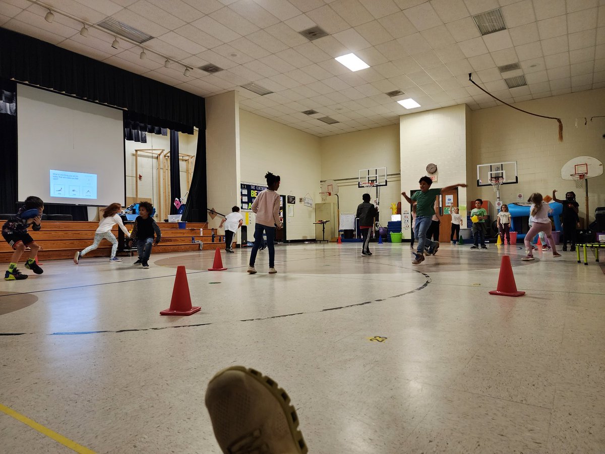 supportphysed's tweet image. Change your perspective. I just got done having a conference with a student. I stayed sitting and looked at my class engaged in cooperative learning. I was just in awww and full of joy watching them. Take the minute, enjoy the view. Proud Teacher 💚🦅