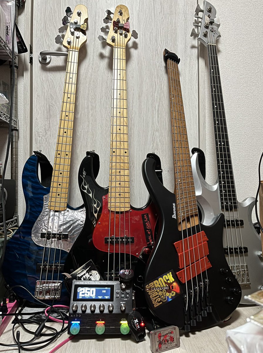 inocho_5st_bass's tweet photo. 今年もきた11/11🎸

感謝の気持ちと思いやりを忘れずこれからも走ります💪

#ベースの日
#ベースの日2022
#THEBASSDAY
#THEBASSDAY2022
#ベースの日だから好きなベーシスト晒す
#ESP
#ESPGUITARS
#AMAZE
#ANTELOPE
#IBANEZ
#EHB1005MS
#BOSS
#GT1000CORE
#ポッキープリッツの日
#はるちょんの誕生日 https://t.co/xz9q5MNbNs