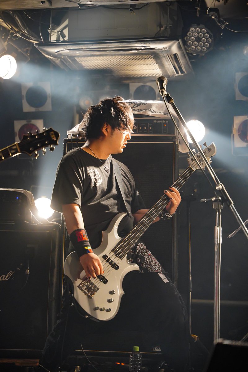inocho_5st_bass's tweet photo. 今年もきた11/11🎸

感謝の気持ちと思いやりを忘れずこれからも走ります💪

#ベースの日
#ベースの日2022
#THEBASSDAY
#THEBASSDAY2022
#ベースの日だから好きなベーシスト晒す
#ESP
#ESPGUITARS
#AMAZE
#ANTELOPE
#IBANEZ
#EHB1005MS
#BOSS
#GT1000CORE
#ポッキープリッツの日
#はるちょんの誕生日 https://t.co/xz9q5MNbNs