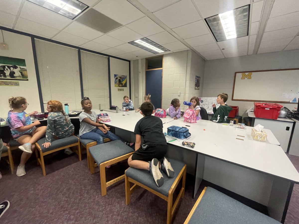 #NPFH 3rd grade student leaders ⁦<a href="/EastoverEagles/">Eastover Elementary</a>⁩ brainstorming ideas about our Whole School Pledge signing!  ⁦<a href="/bhschools/">Bloomfield Hills Schools</a>⁩ ⁦<a href="/marschultz/">Margaret Schultz</a>⁩