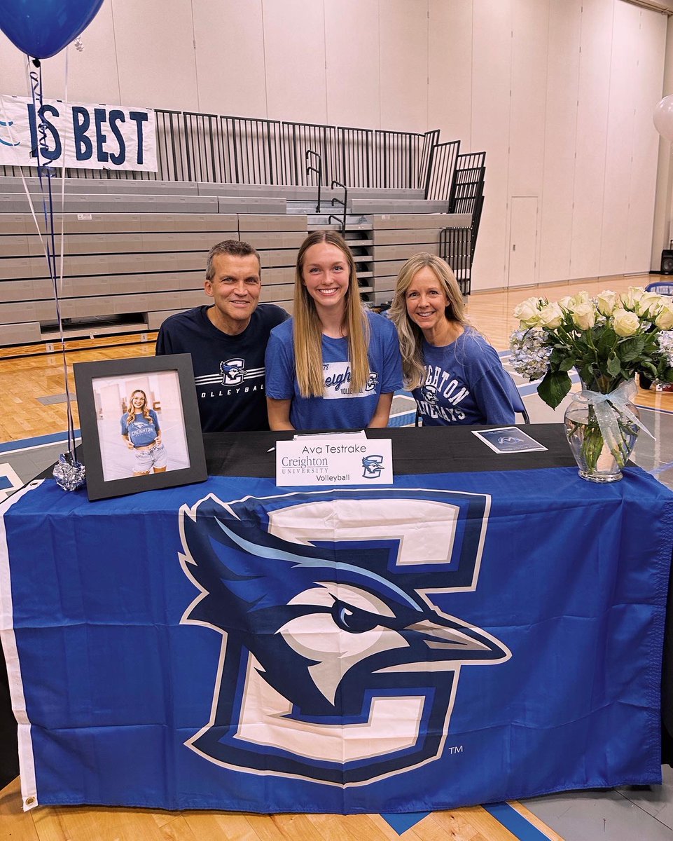 officially a bluejay!!!!💙💙 #rdj