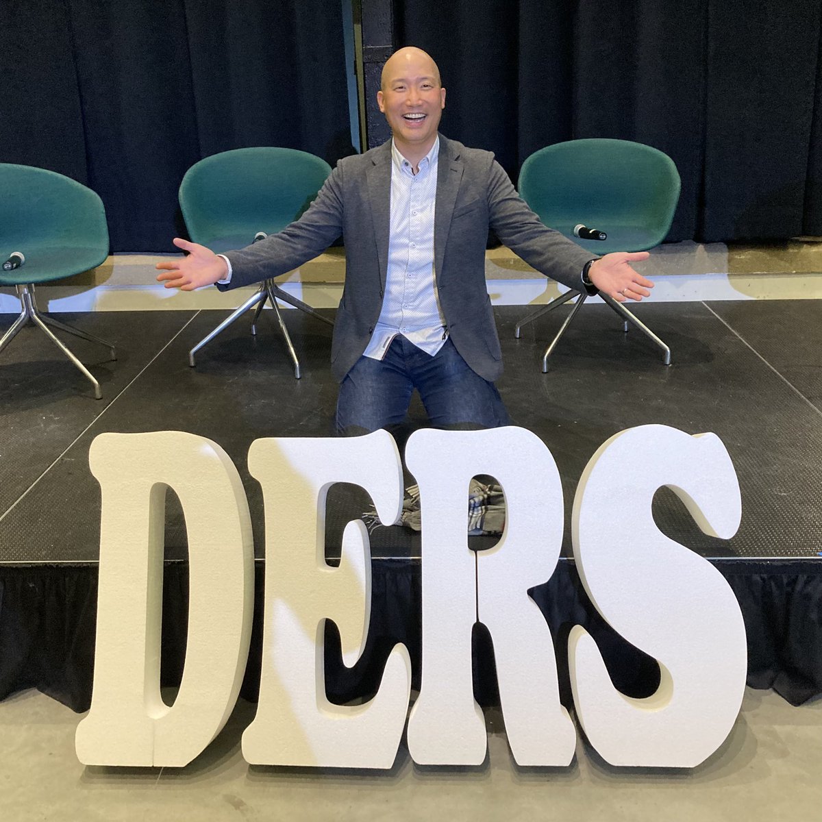 Getting a DERpill supplement today at the <a href="/DER_Task_Force/">DER Task Force</a> #DERTFest2022! Bay Area #DER folks, head to the remote DERTFest meet up tonight at The Double Standard in Oakland! Drinks sponsored by <a href="/derapi_inc/">Derapi</a>!