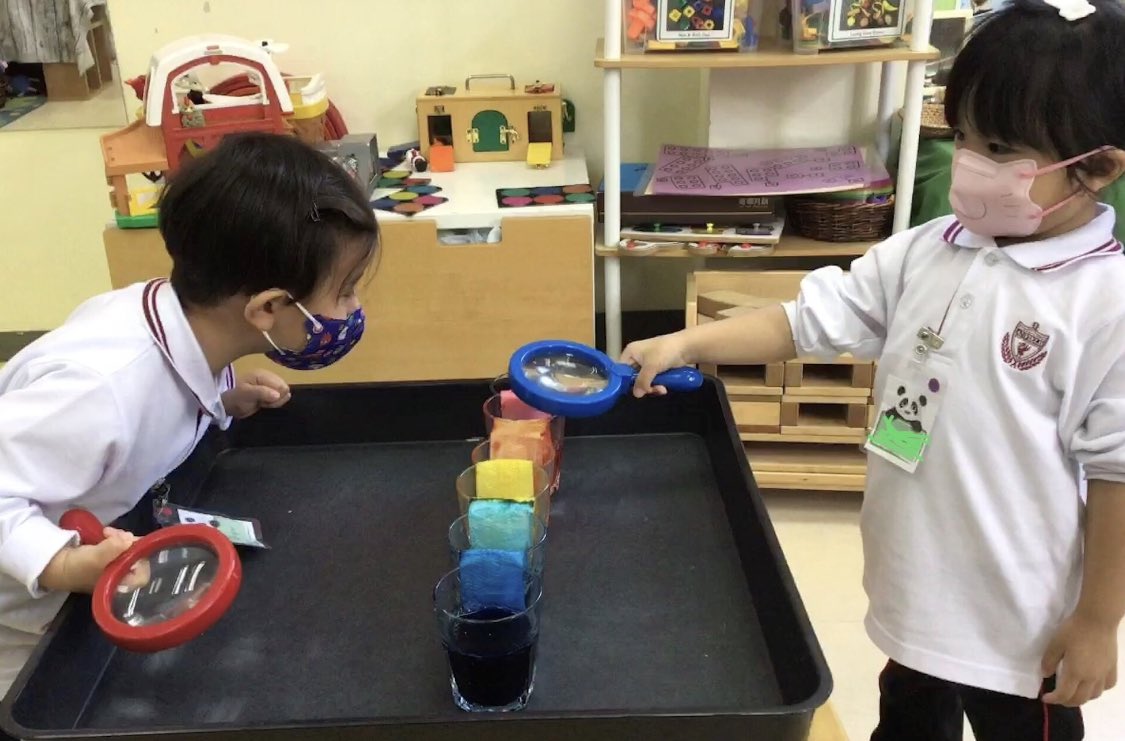 #PandaClass in #KowloonTong were excited to learn all about #colours, starting their theme off with an introduction to the primary colours; red, yellow, blue.
#AnfieldSchoolHK #HongKongSchools #InternationalSchoolHongKong #Kindergarten #EducatingHeartsAndMinds