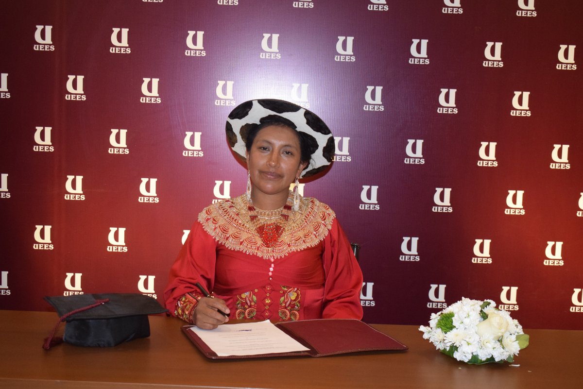 uees_online's tweet photo. 📃🥂
Firma de actas y brindis de los futuros graduados de las carreras de grado modalidad online y presencial.
¡Felicidades! 👏🏼
Los esperamos para la graduación. 👩🏻🎓🎓
#OrgullosamenteUEES #UEESGrad https://t.co/Wv4XccFs3S