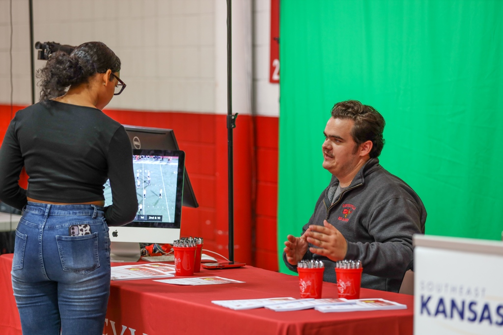 cccredravens's tweet image. Junior / Senior Day was a huge success!! With over 300 in attendance, we had an amazing time meeting these Future Red Ravens!!! 

We can't wait to see you all back here in the near future!

#oncearavenalwaysaraven