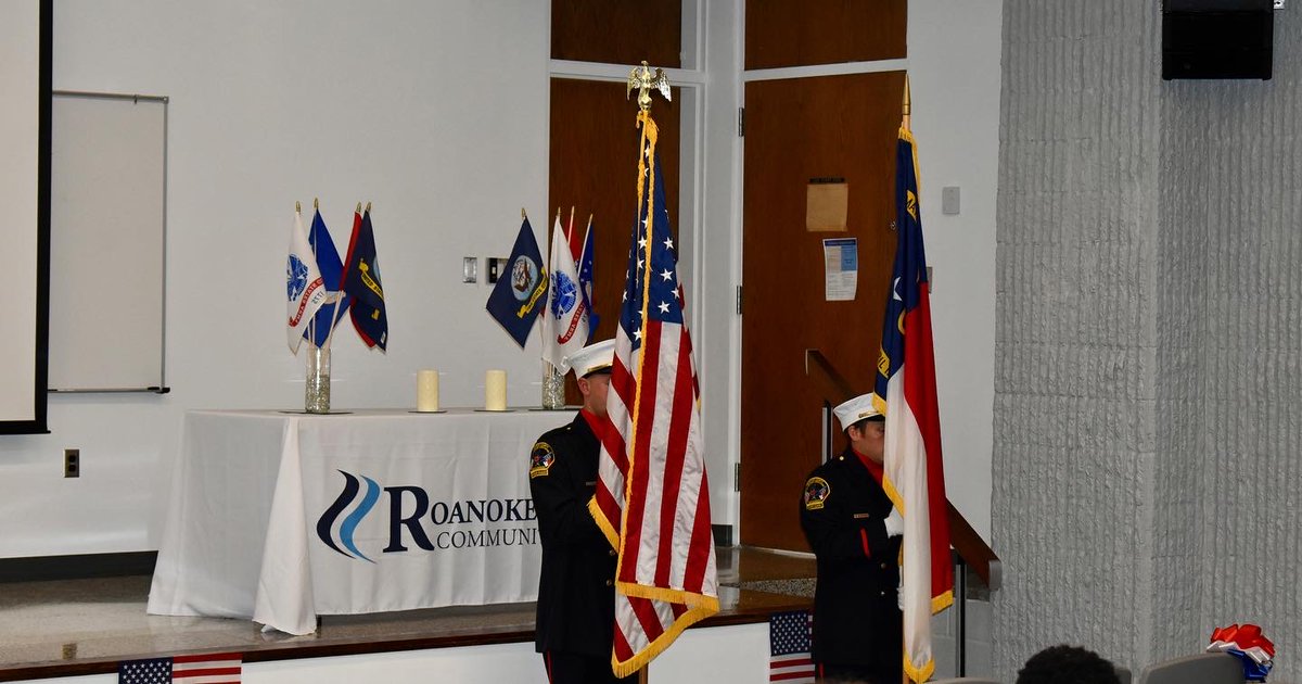 RoanokeChowanCC's tweet photo. Today, we hosted our Veterans Day Program here on campus! We would like to extend a special thank you to Mr. Desean Bogues, Director of Disabled Veterans Outreach Program at NCWorks, for delivering an outstanding speech!
#DiscoverRCCC https://t.co/DNOCkk2URZ