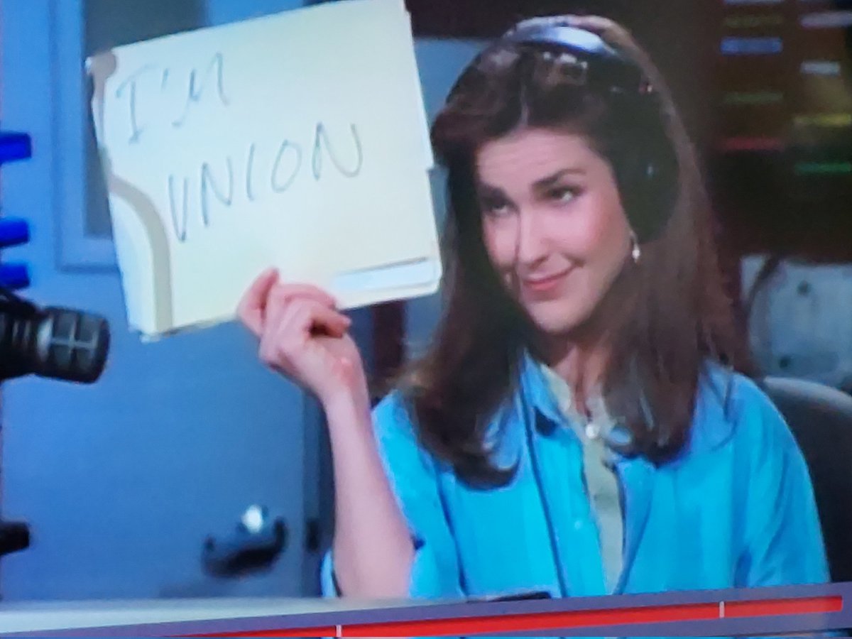 materialideas's tweet image. Always knew I liked Roz ✊️😄 #JoinAUnion #Frasier