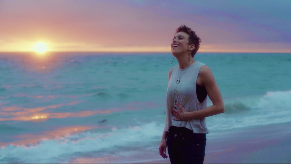 Singing to the ocean… she gives me life force. 🌊🥰 She gives me #music , joy, and the sweet breath of love. When I truly listen, there is no need for an answer. The truth comes without words, and my heart is restored. ❤️ This is a place where music is born. 🥰🎤 #christielenee