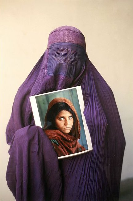 lov3struckmag's tweet photo. Sharbat Gula, was the 12-year old Pashtun girl from Afghanistan shot by Steve McCurry in 1984. The image was the cover of the National Geographic and the highlight of McCurry’s career, but not much can be said for Gula. In a 2002 interview, Gula expressed that she felt ‘’angry’’ https://t.co/zmDnFV5y4J