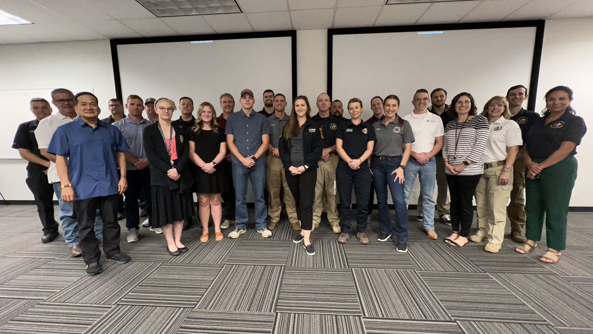 wesrap's tweet photo. Great to be in Brazos County to share my media background with this group of communicators taking a public information course!

Working together, we can ensure the right information is shared with the right people at the right time so they can make the right decisions! https://t.co/LkJLpKyWzH