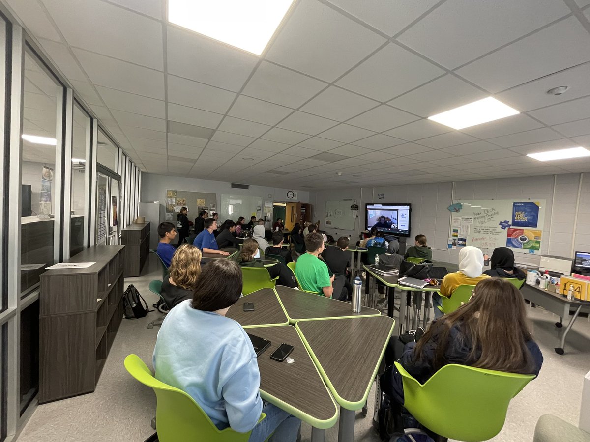 dmcwright730's tweet photo. So grateful to my former student @TheMelton, former ICDC competitor, and now DECA judge for sharing some wonderful advice and guidance with these very motivated students. #deca #businessed #mrswrightsadventures @DalersCareerEd #wearedalers https://t.co/tT6e0eZ1qU