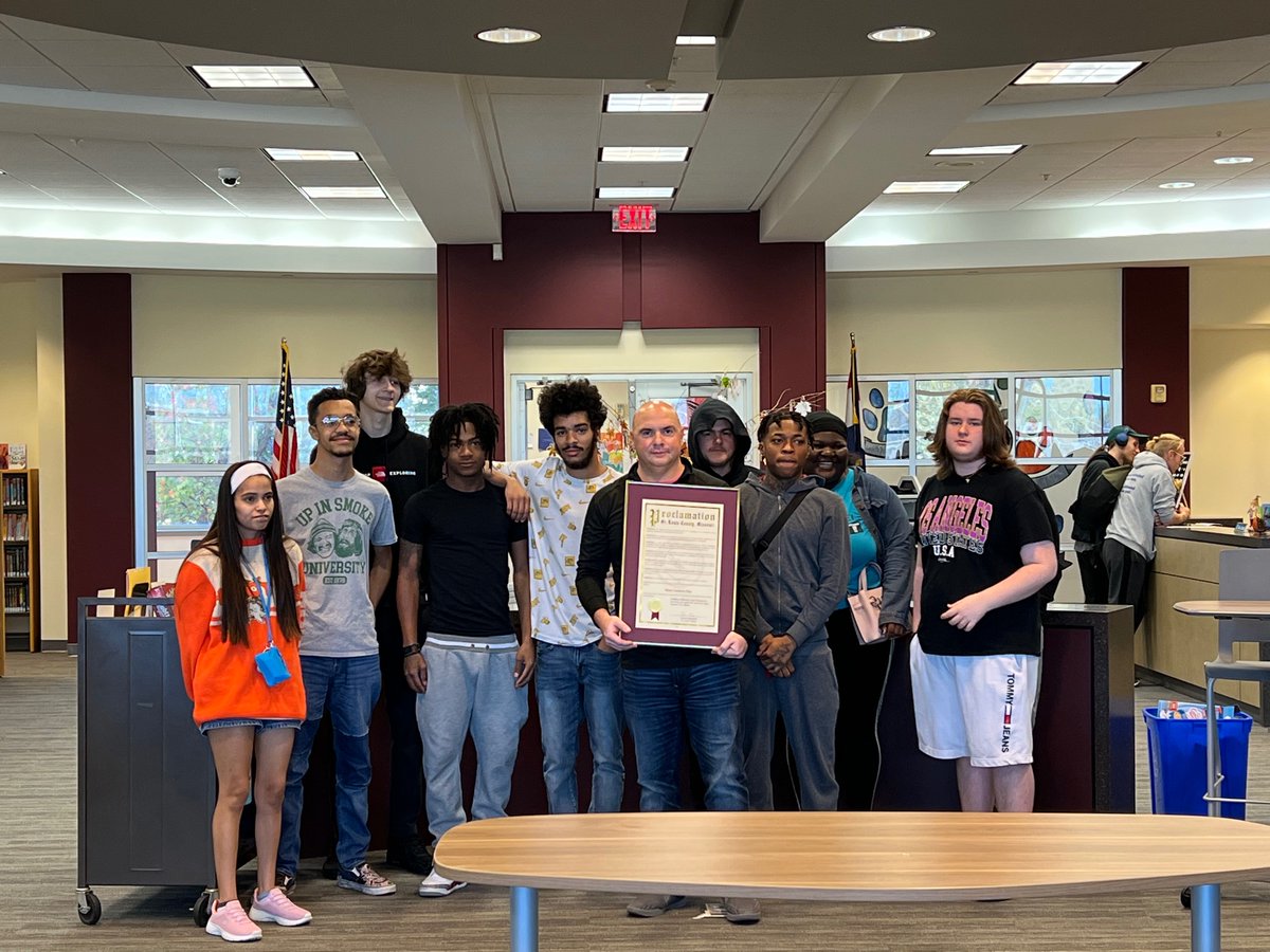 MGarasciaPRIDE's tweet photo. I am incredibly honored &amp; humbled to receive this type of recognition today from the office of @DrSamPage it meant so much to have my students, players, family, admin &amp; colleagues with me. Special thanks @HancockSupt @PrincipalHPHS for putting this all together #HPSDtigers #MGday https://t.co/0RnWxYnK0b