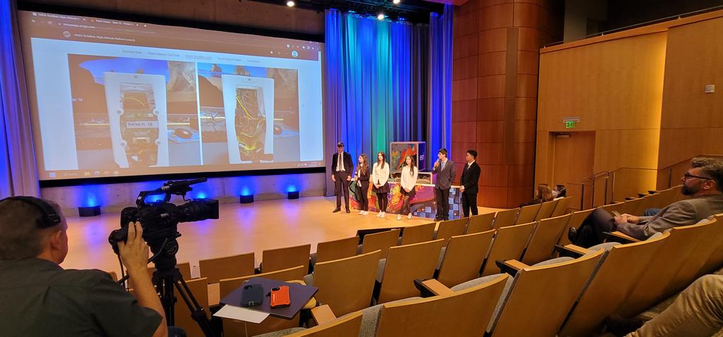 StyxDvr's tweet photo. Thank you #Esri for giving #ClarkMagnet students the opportunity to present their #NASATechRise project at the #OWCForum https://t.co/nKtjq3WjWn
