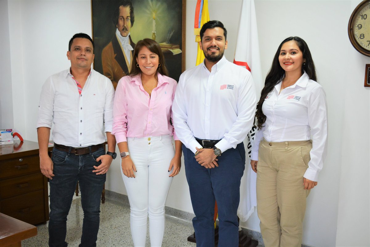 cccucuta's tweet photo. Sostuvimos una productiva reunión con representantes de @corpomoda donde se socializaron las iniciativas para el fortalecimiento del sector moda en la región, a través de próximas ferias internacionales y el impulso que se dará en el Proyecto Escuela Taller.
#clustermoda https://t.co/Z15xjvHTAY