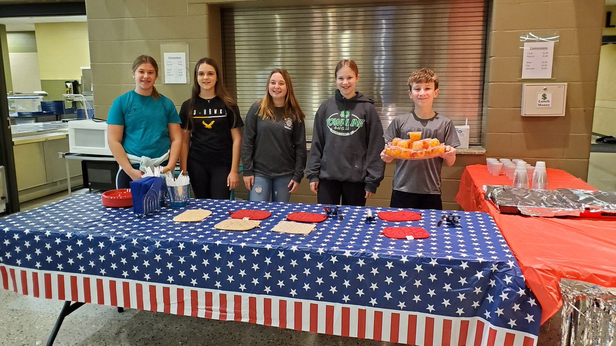 KKuhse's tweet photo. WSR MS FCCLA leaders rocked planning, preparing and serving the Veterans Breakfast. https://t.co/0nAhx31whc