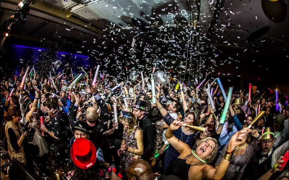 PdxPipeline's tweet image. Portland's most Famous New Year's Eve Party Champagne Ball takes over two ballrooms at @PDXArtMuseum featuring Live Music w/ @HitMachineBand , 14 Bars, Black Tie, DJs, Llamas &amp;amp; More! ----&amp;gt; bit.ly/3WSY3H9