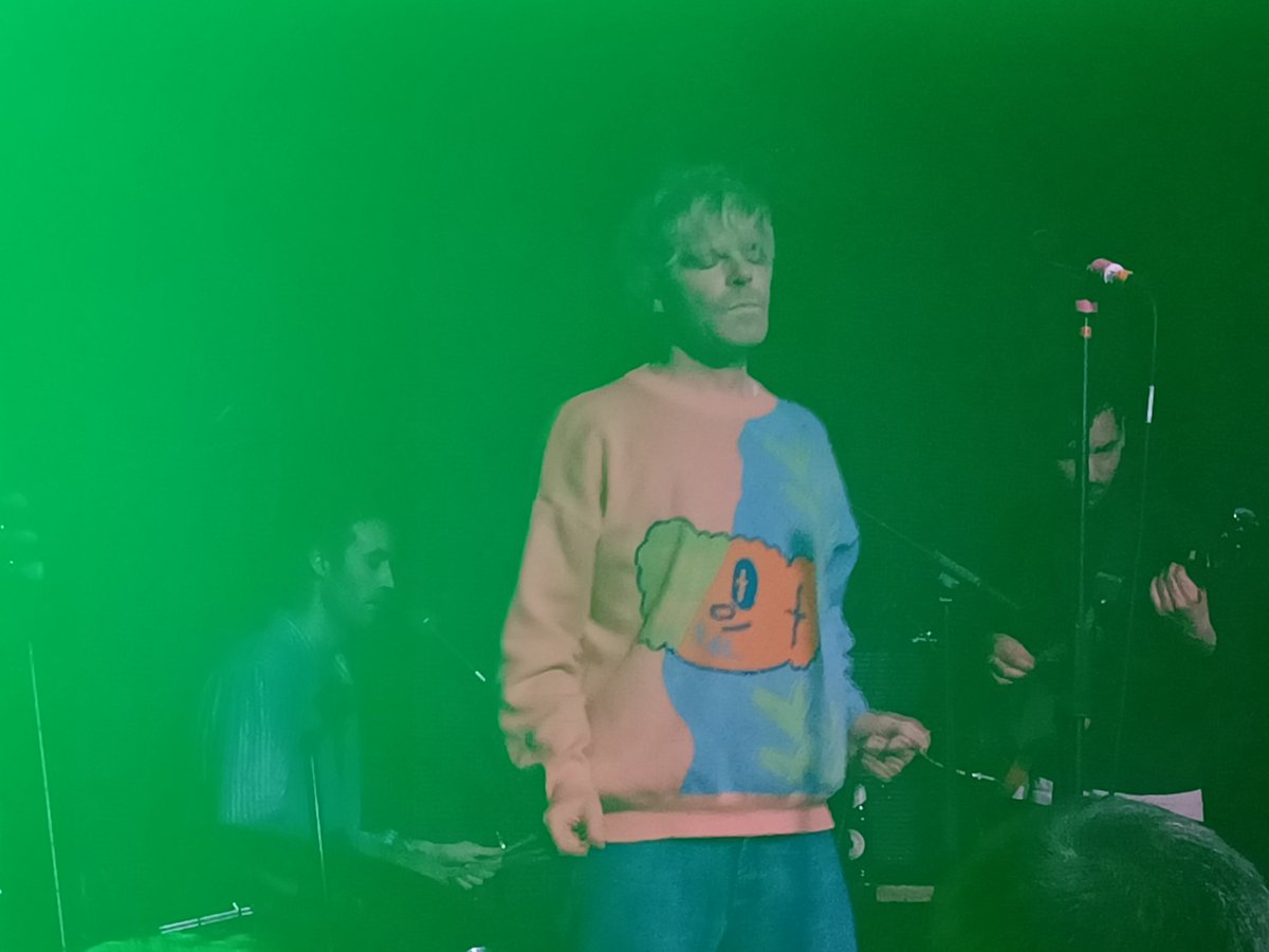 EmmaPepperpotPA's tweet photo. Hey Mr B! Cracking gig. Tell me about your jumper 🙏❤️ @Tim_Burgess 
📷 @EightyOnePhoto https://t.co/VvKEjtfPw8