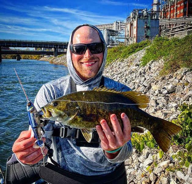 chasebaits's tweet photo. #TheDrunkenMullet in #BlueBait lookin' too good to pass up!!!The offset pop tail produces splash and an audible 'popping' sound, while the segmented body resembles a drunken/dying wobble that fish can't resist!
🎣@loganstrange

#InspiredbytheChase #ChasebaitsUSA #BassFishing https://t.co/LFuIWHIXSW