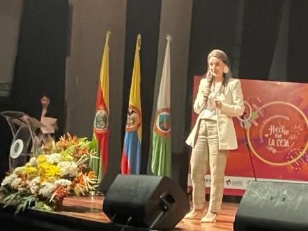 CamiEscob's tweet photo. Felicidades a los 140 emprendedores  que esta noche participan en la tercera versión del concurso de Capital Semilla *Hecho en La Ceja*. @AlcaldiaLaCeja ⁦@CamaraOriente⁩ https://t.co/Xbkheu6kFm