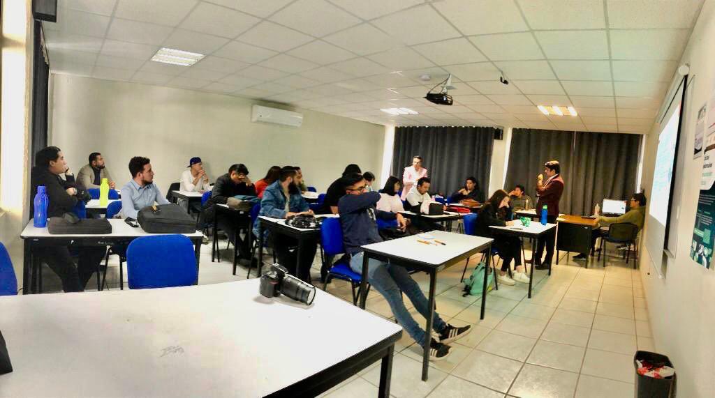 David_ArambulaQ's tweet photo. El día de hoy compartí con alumnos de la Facultad de Derecho y Ciencias Políticas de la UJED, diversos tópicos de la materia electoral. Agradecido con Ivan Herrera y la propia Universidad, el que me permitan socializar estos temas, a propósito del momento político que vivimos!!!! https://t.co/CEKdVRSU7n