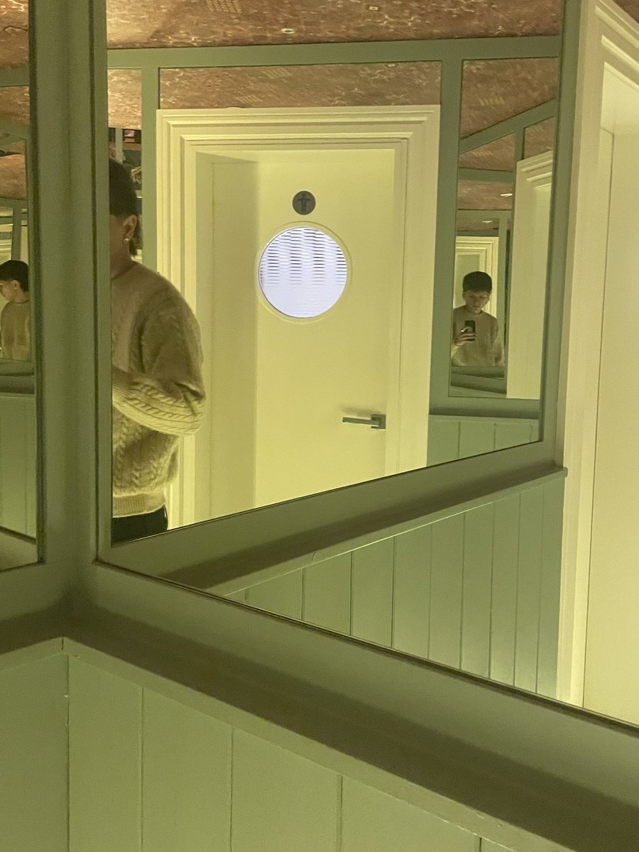 le000000n's tweet image. 🧍🏽‍♂️